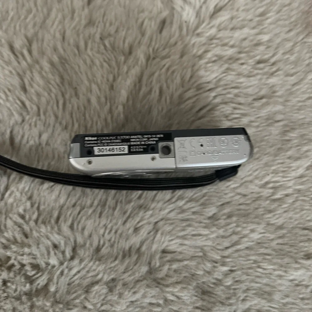 Nikon COOLPIX S3700 Digital Camera
